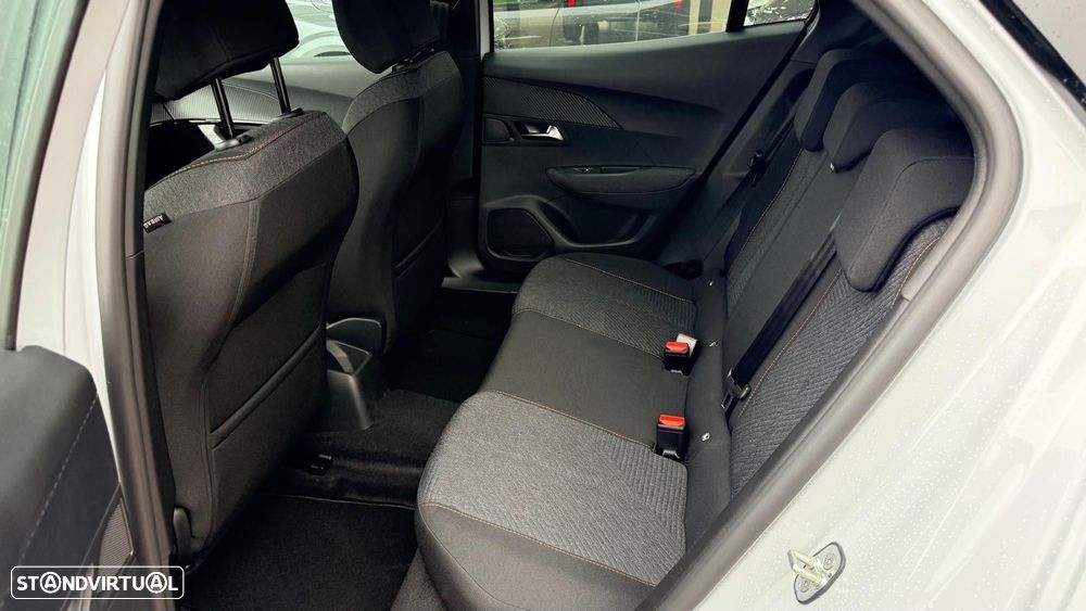 Peugeot 2008 1.2 Edition - 9