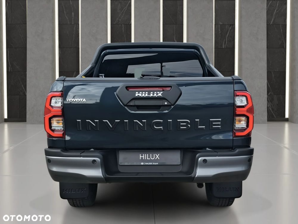 Toyota Hilux 2.8 D-4D Double Cab Invincible 4x4 - 5