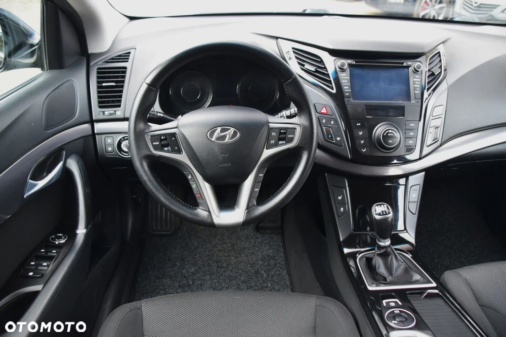 Hyundai i40 i40cw 1.7 CRDi Fifa World Cup Edition - 16