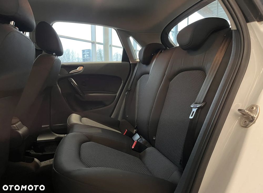 Audi A1 Sportback 1.6 TDI S line Sportpaket - 21