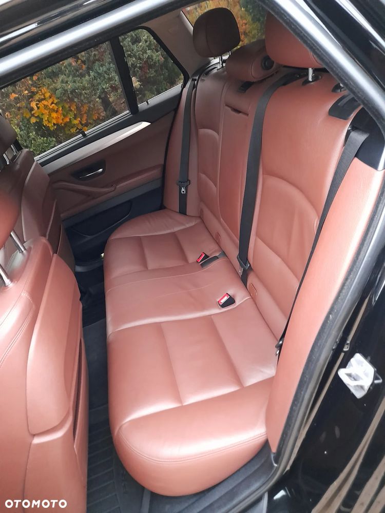 BMW Seria 5 530d Luxury Line - 29