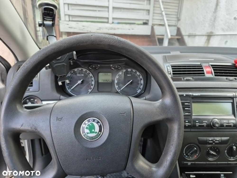 Skoda Octavia 1.6 Tour - 5