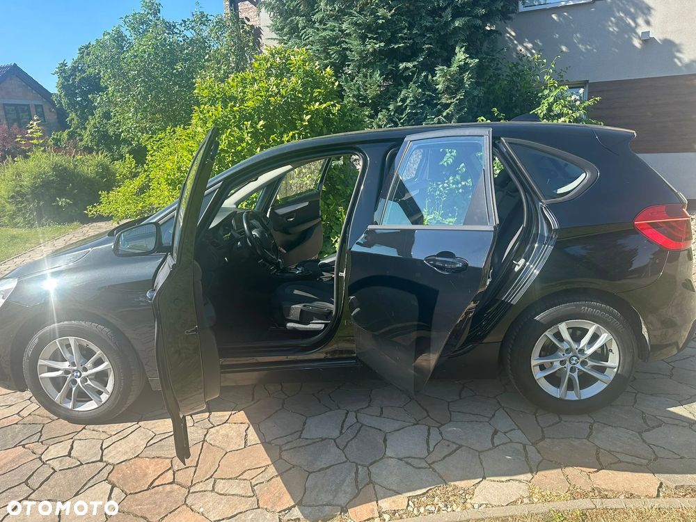 BMW Seria 2 218d - 9