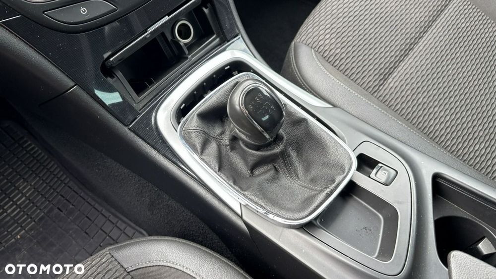 Opel Insignia - 12