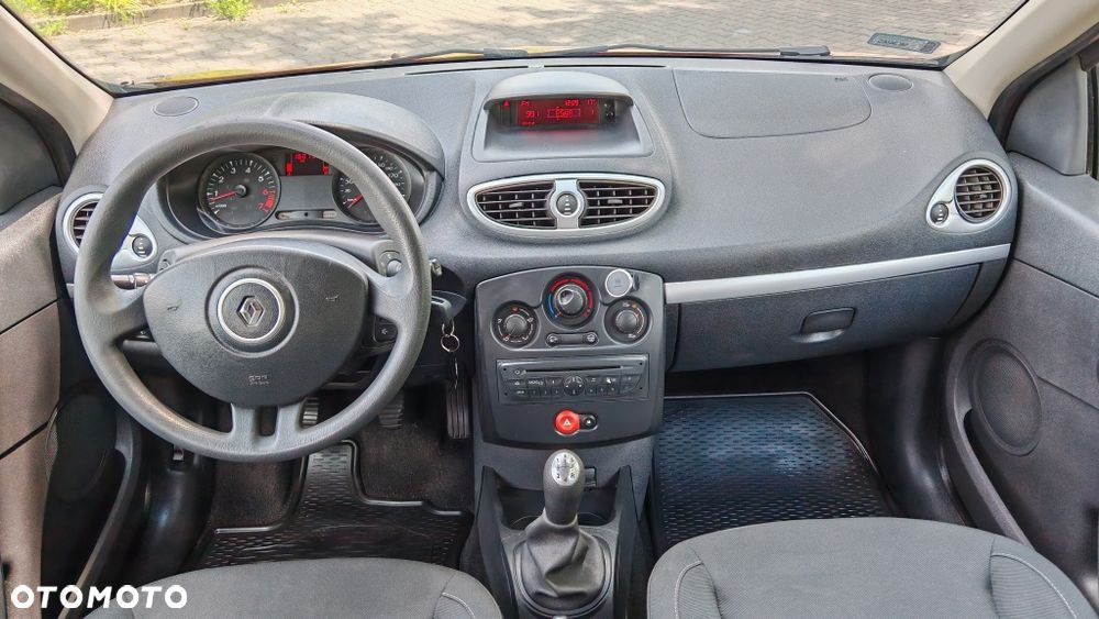Renault Clio - 7