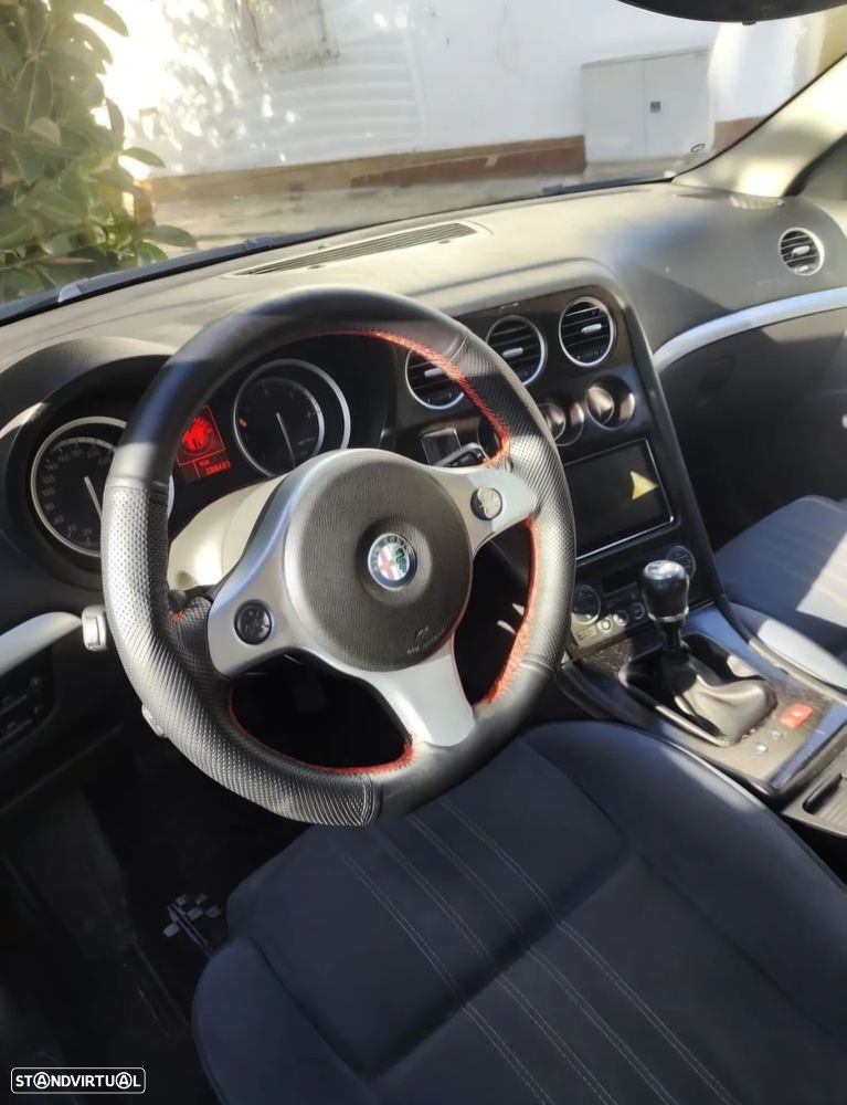 Alfa Romeo 159 1.9 JTDM 16V - 9