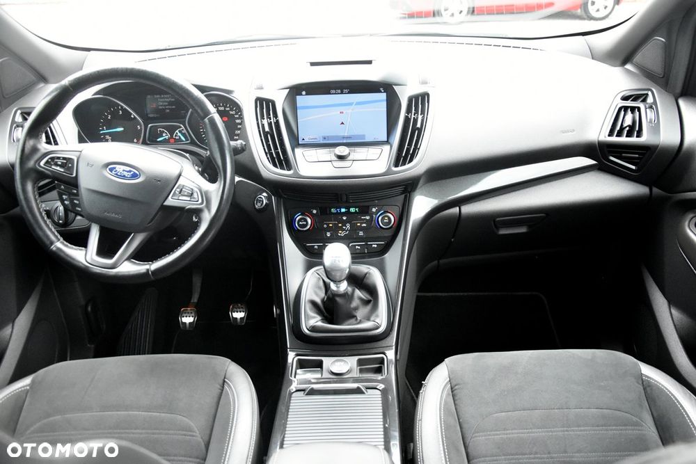Ford Kuga 1.5 EcoBlue ST-LINE - 27