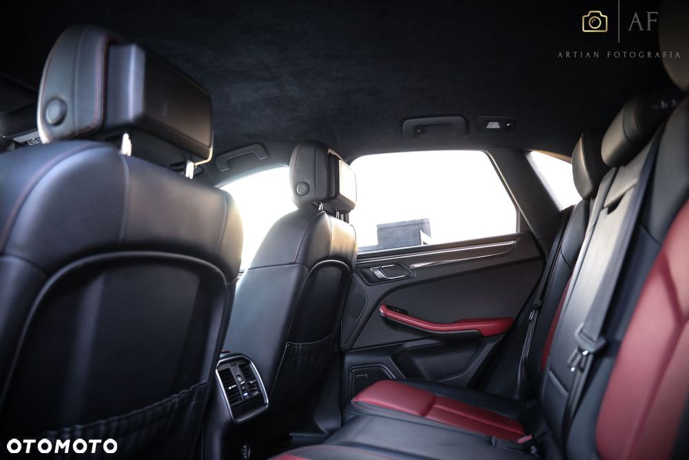 Porsche Macan - 25