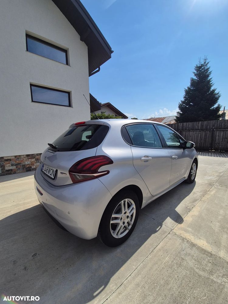 Peugeot 208 1.2 L PureTech Active - 4
