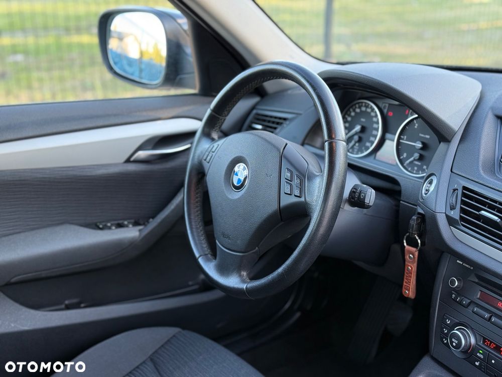 BMW X1 sDrive18d - 28