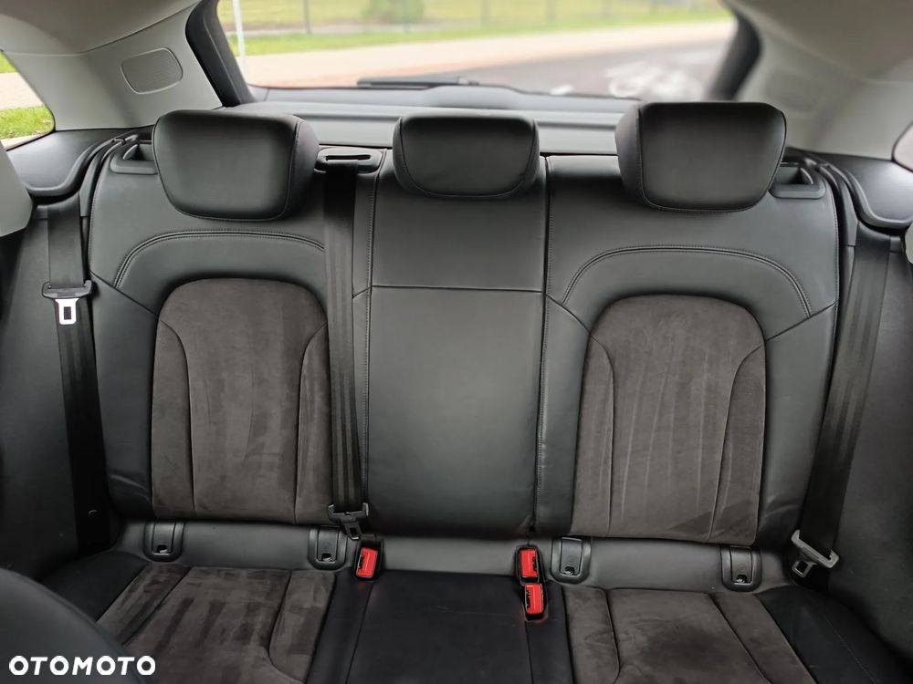 Audi Q3 2.0 TDI Quattro Edycja Specjalna - 24