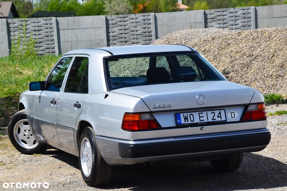 Mercedes-Benz Klasa E - 38