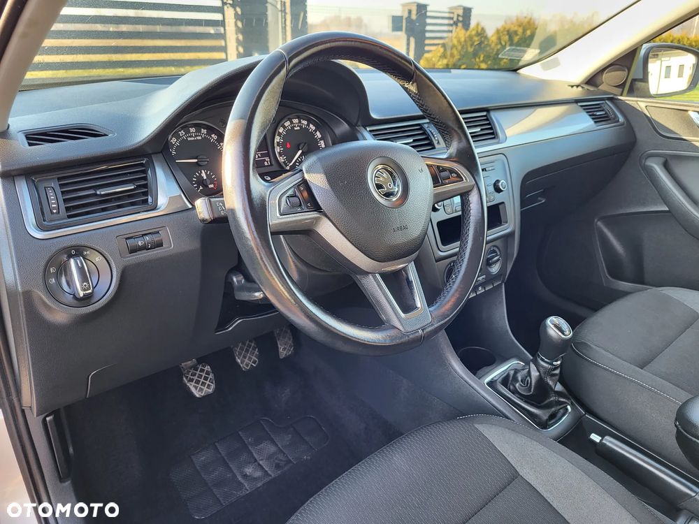 Skoda RAPID Spb 1.6 TDI DPF Ambition Max - 28