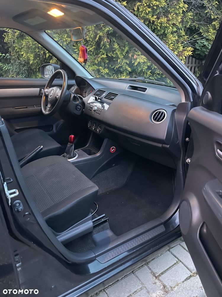 Suzuki Swift - 11