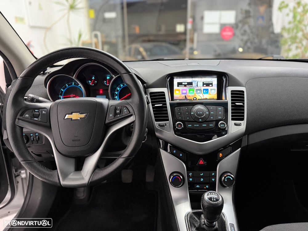 Chevrolet Cruze 1.6 LT - 11