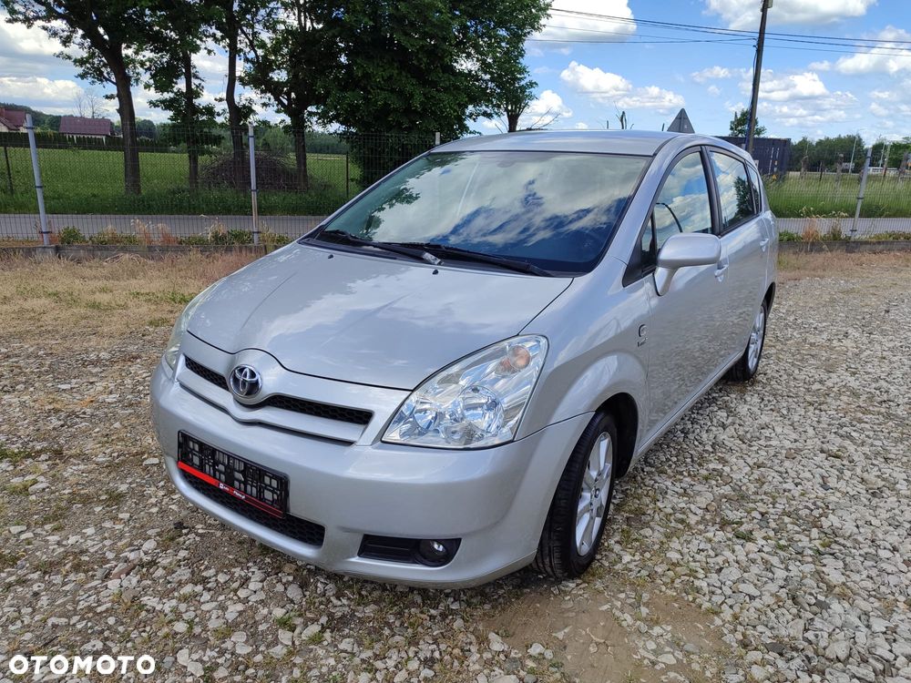 Toyota Corolla Verso - 3