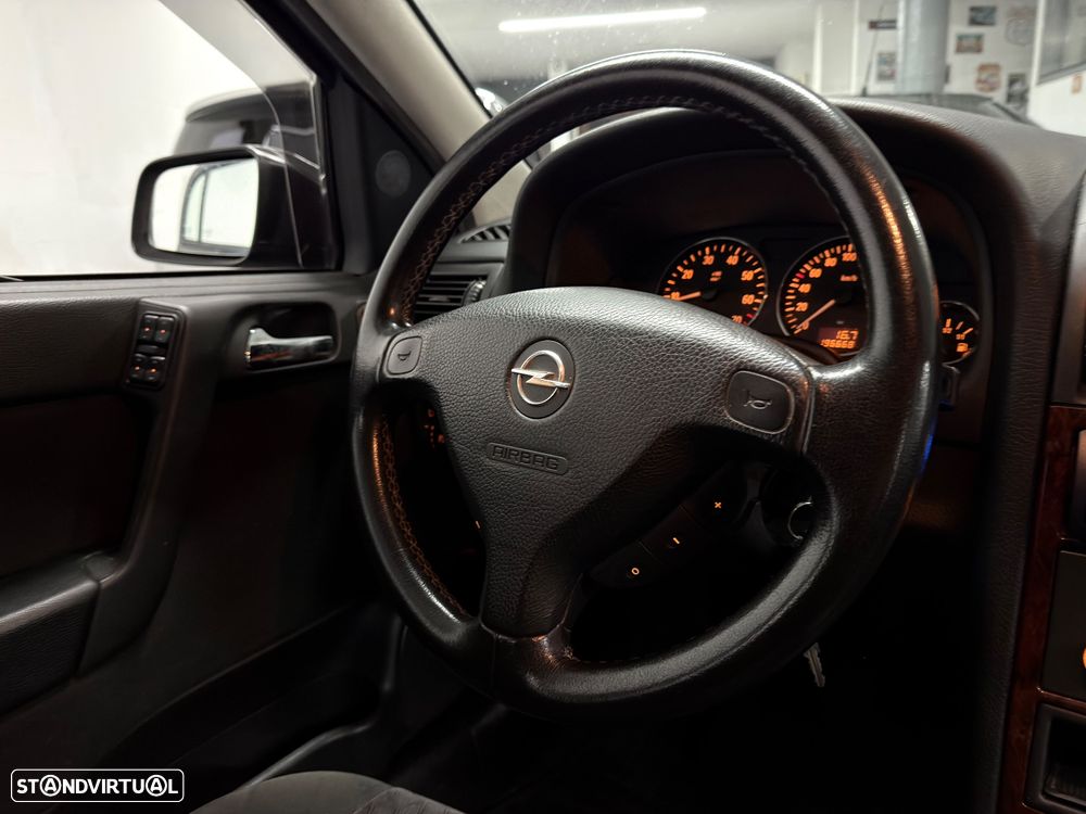 Opel Astra 1.4 Sport - 18