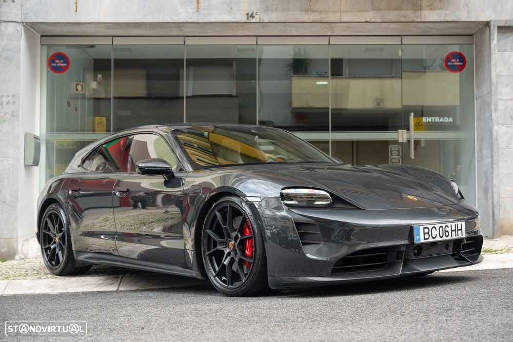 Porsche Taycan Sport Turismo GTS - 3