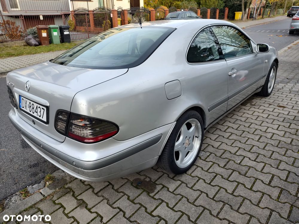 Mercedes-Benz CLK - 6