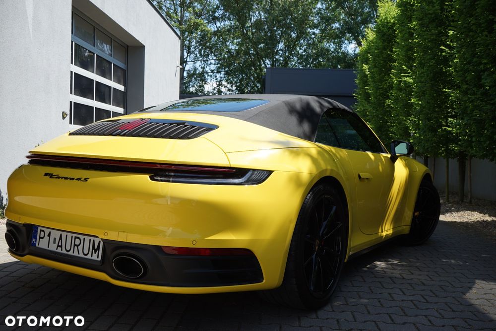 Porsche 911 Carrera 4S - 3