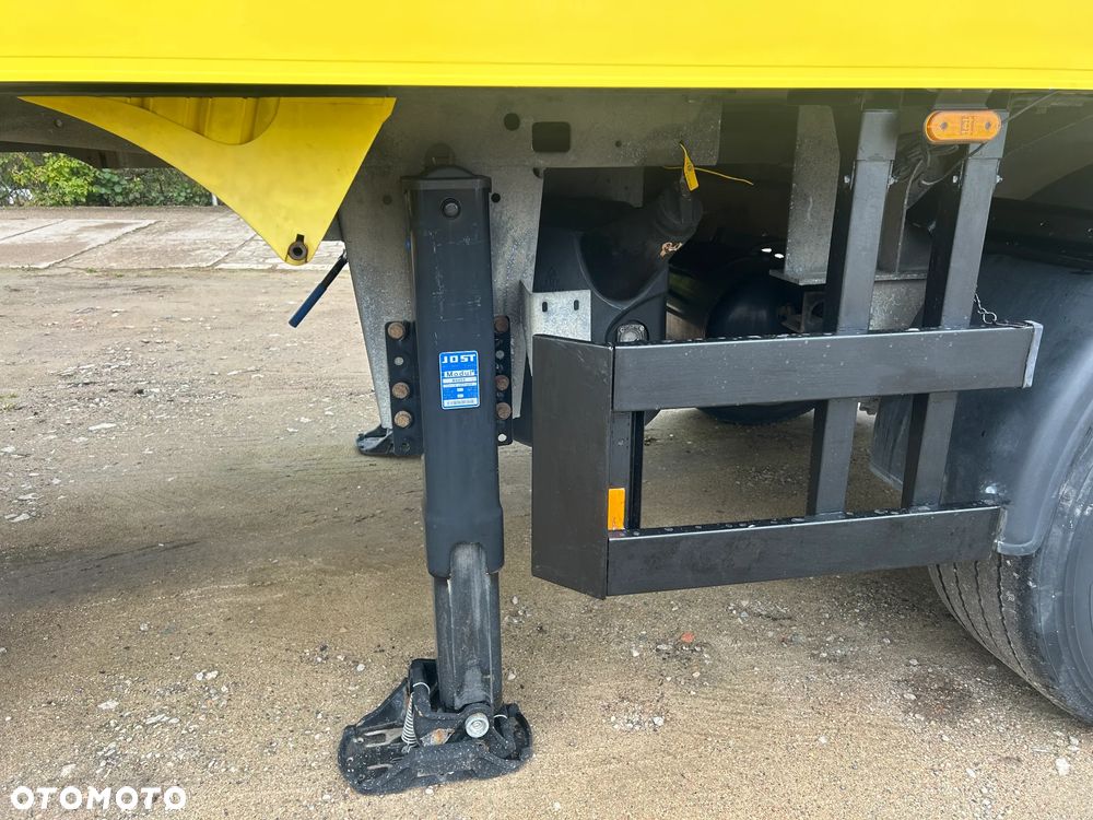 Schmitz Cargobull SKO 18 THERMO KING SL-100e / 2 OSIE / 22 PALETY / OŚ SKRĘTNA / ROLETA / SKRĘTNA OŚ NA OBROTNICY / IDEALNA POD DYSTRYBUCJĘ / ŚWIETNIE ZWROTNA KRÓTKA NACZEPA !! - 22
