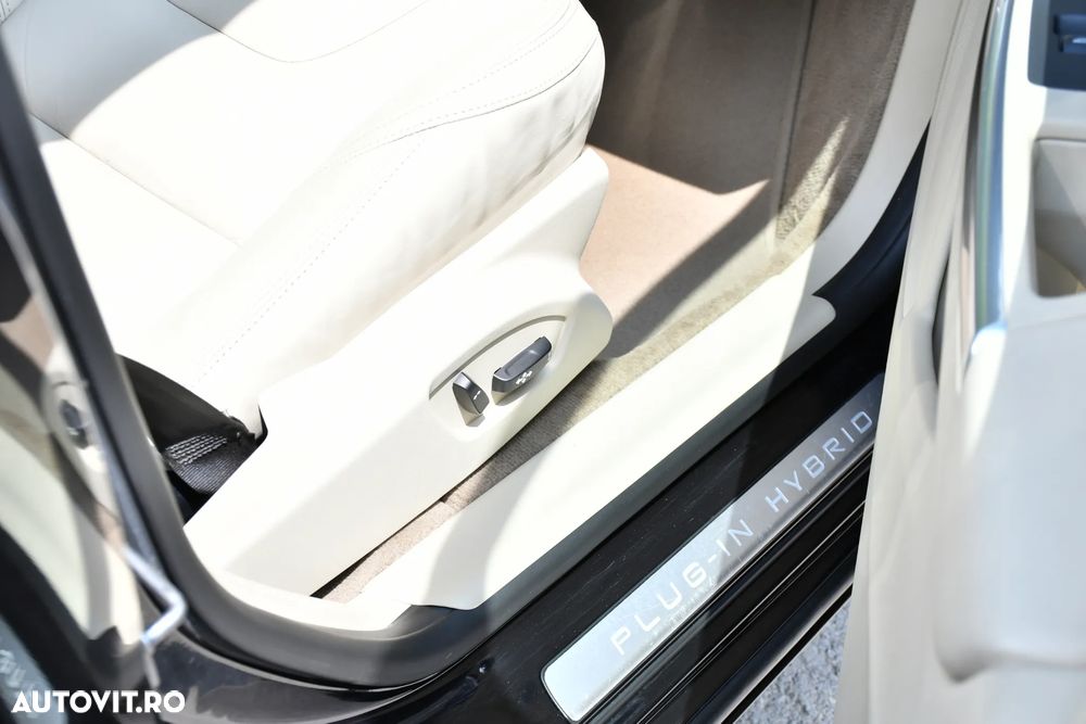 Volvo V60 D6 Plug-In-Hybrid AWD Geartronic Summum - 29