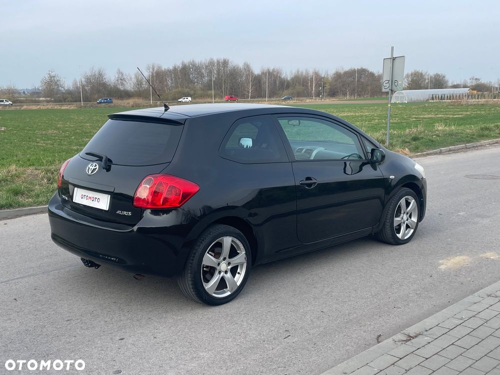 Toyota Auris 1.6 VVT-i Team - 26