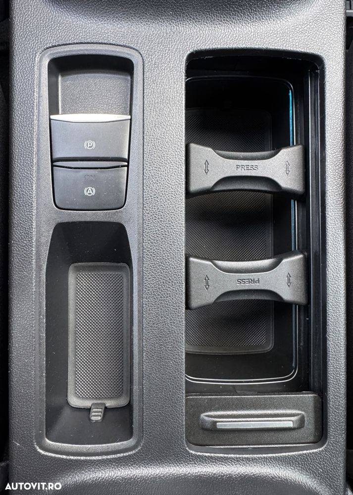 Ford Focus - 33