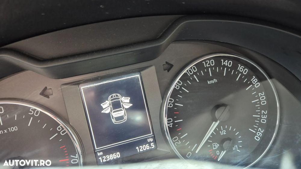 Skoda Octavia 1.8 TSI DSG Style - 2