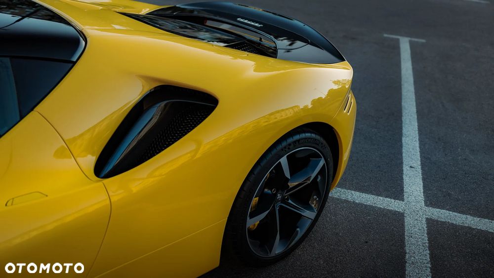 Ferrari SF90 Stradale - 12