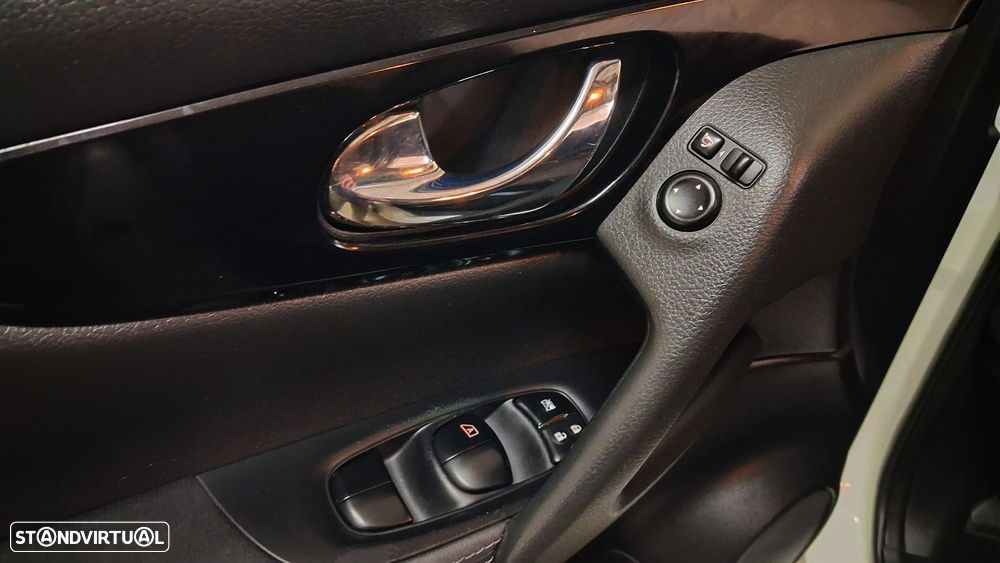 Nissan Qashqai 1.5 dCi N-Connecta 18 - 8