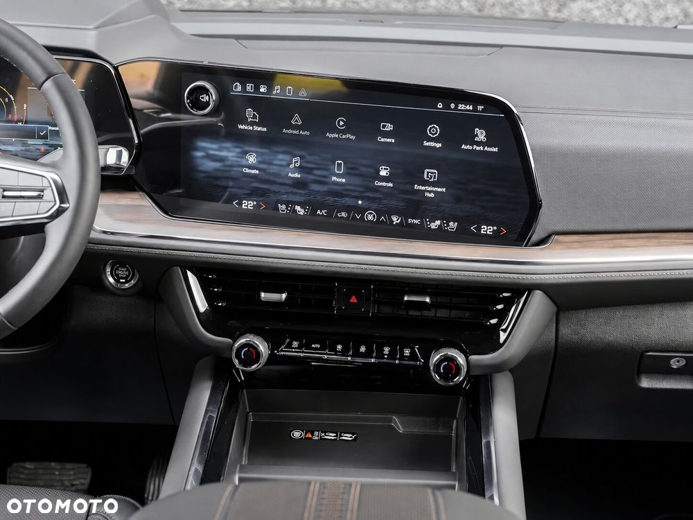 Chevrolet Suburban - 16