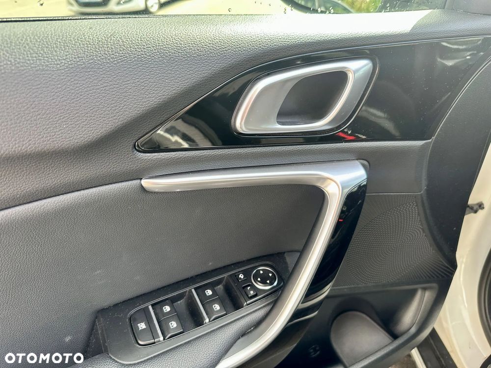 Kia XCeed 1.6 GDI DCT6 OPF Plug-in-Hybrid PLATINUM - 17