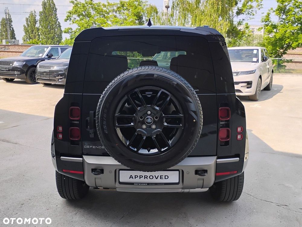 Land Rover Defender - 7