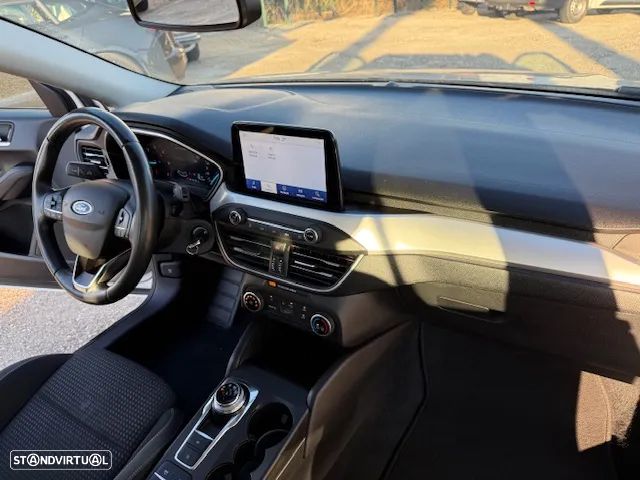Ford Focus SW - 18