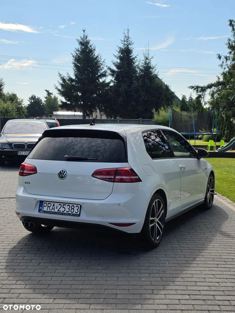 Volkswagen Golf 2.0 TDI BMT GTD DSG - 6
