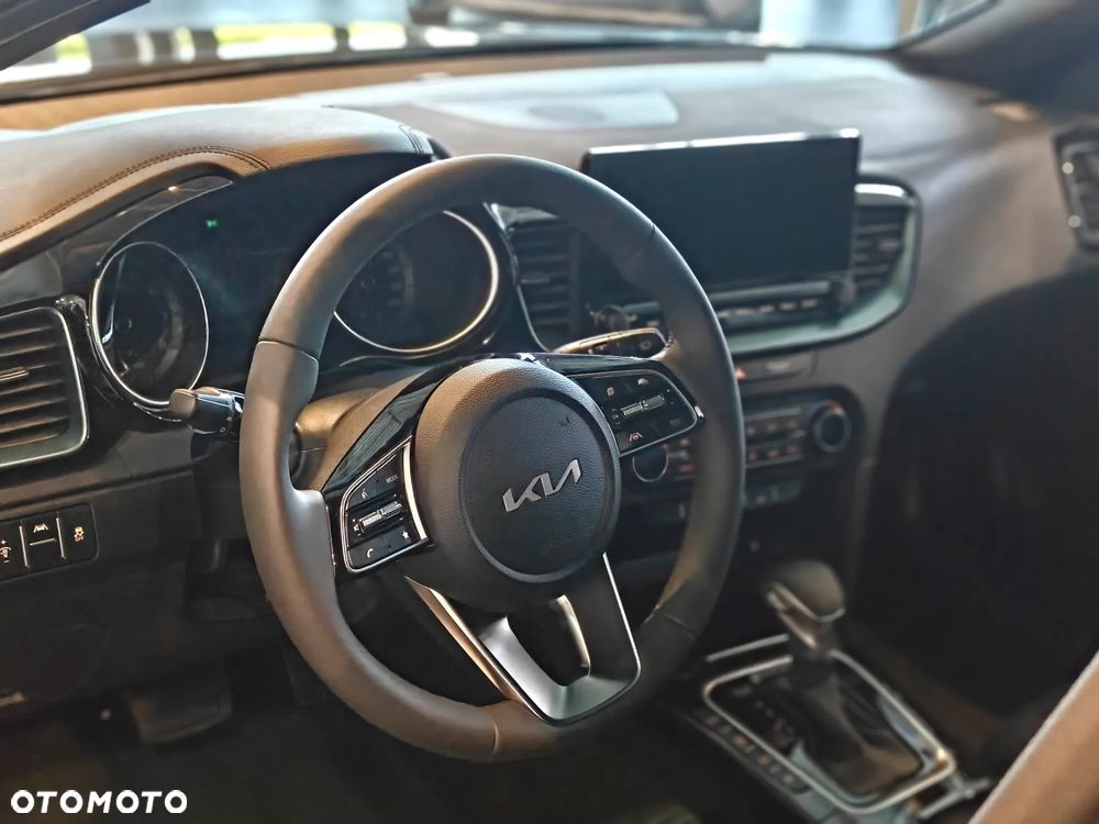 Kia XCeed - 14