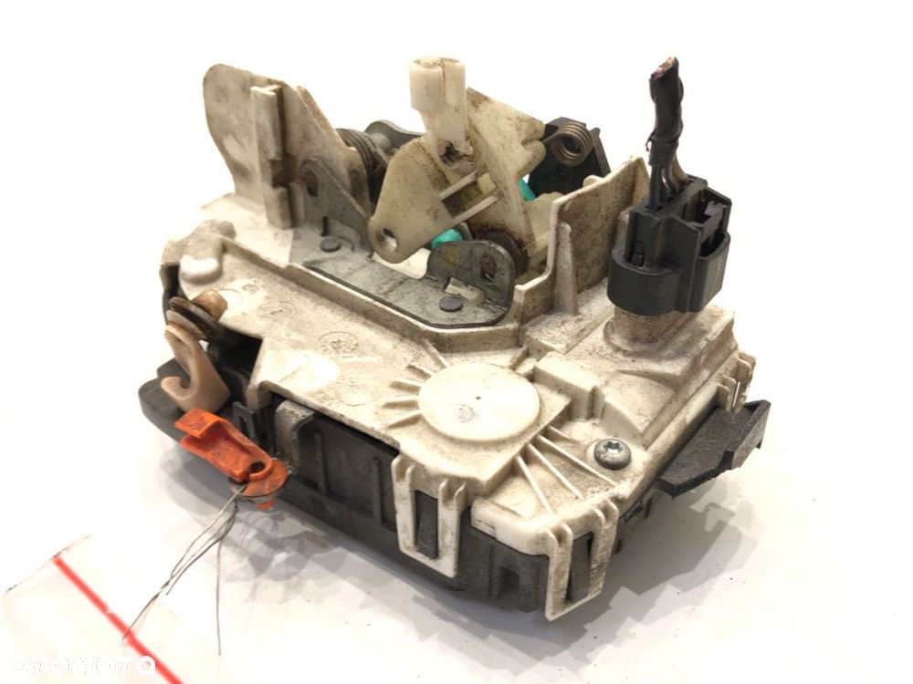 ZAMEK DRZWI LEWY PRZÓD  DODGE CALIBER 2006 - 2022 2.0 CRD 103 kW [140 KM] olej napędowy 2006 - - 1