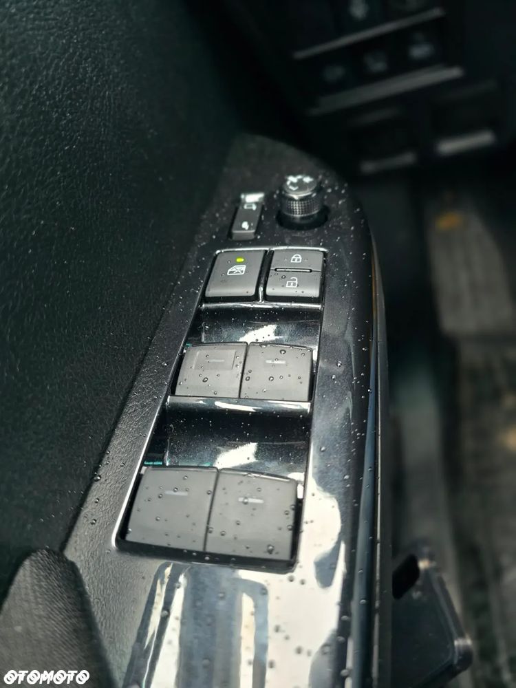 Toyota Hilux 2.8 D-4D Double Cab SR5+ 4x4 - 39