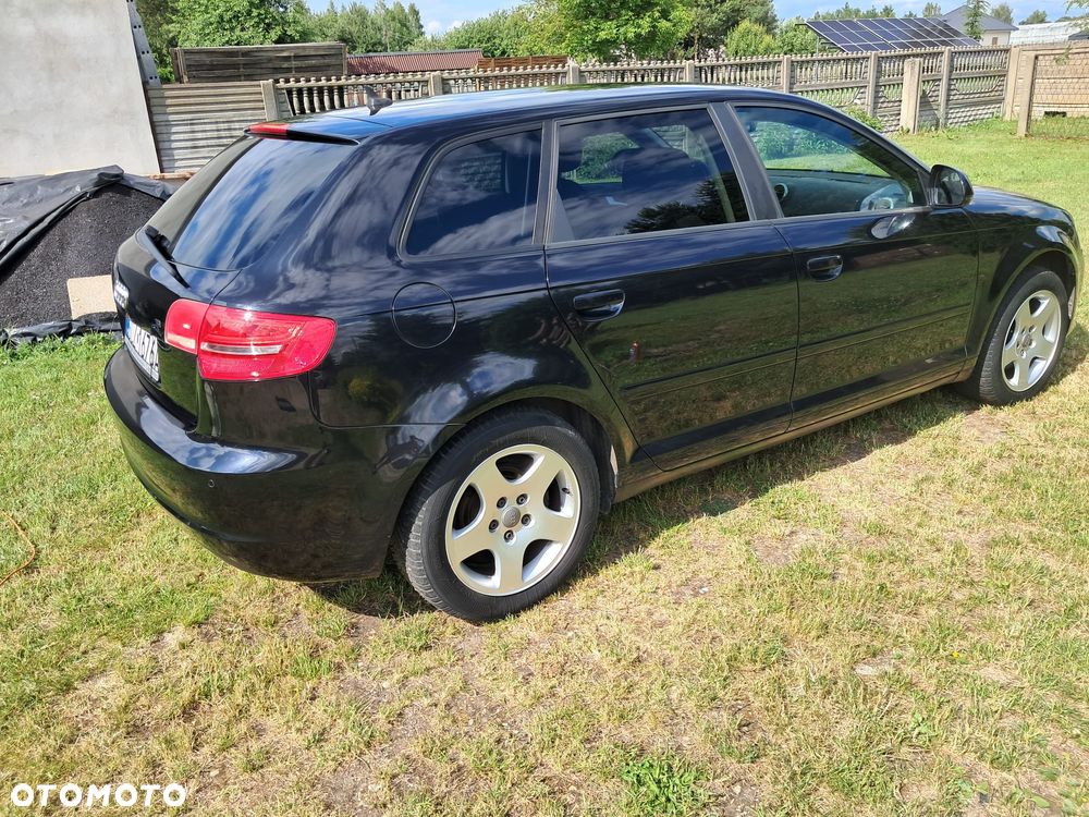 Audi A3 Sportback 2.0 TDI DPF Attraction - 4
