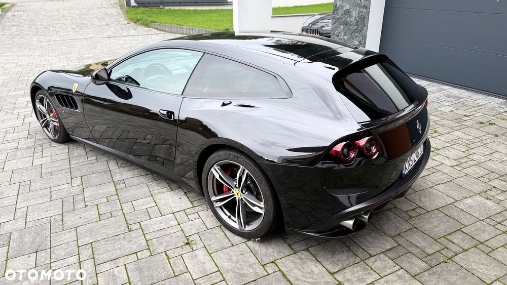 Ferrari GTC4Lusso - 4