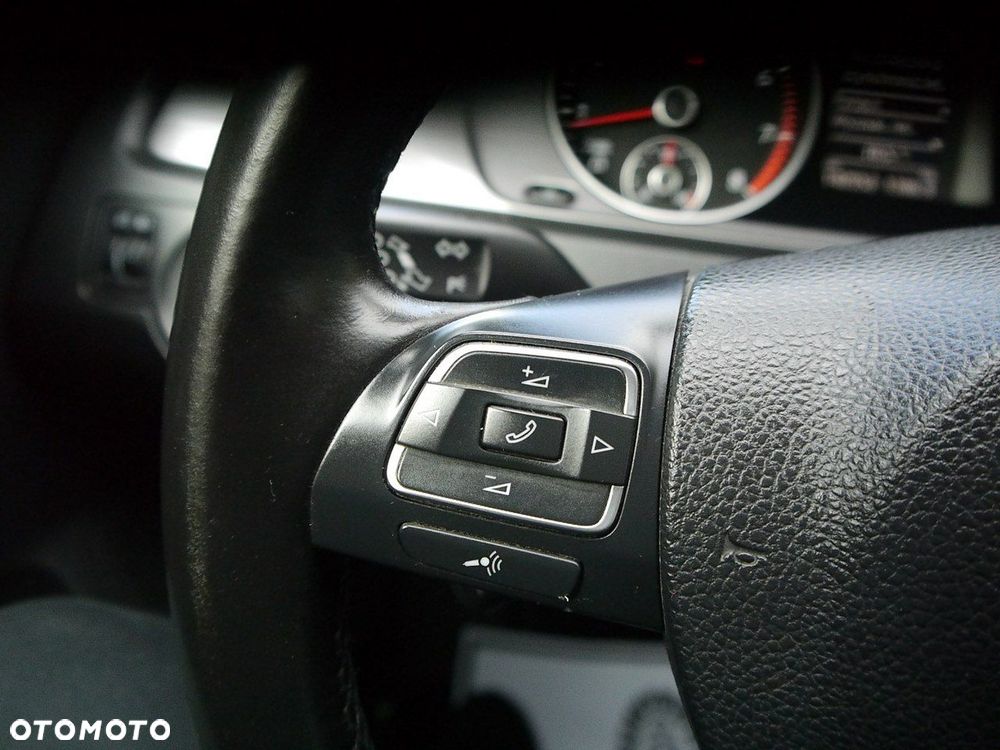 Volkswagen Passat 1.8 TSI Comfortline - 29