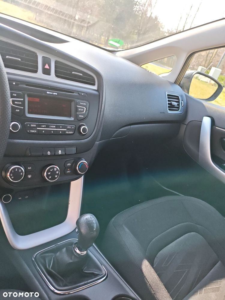 Kia Ceed 1.4 CVVT Attract - 16