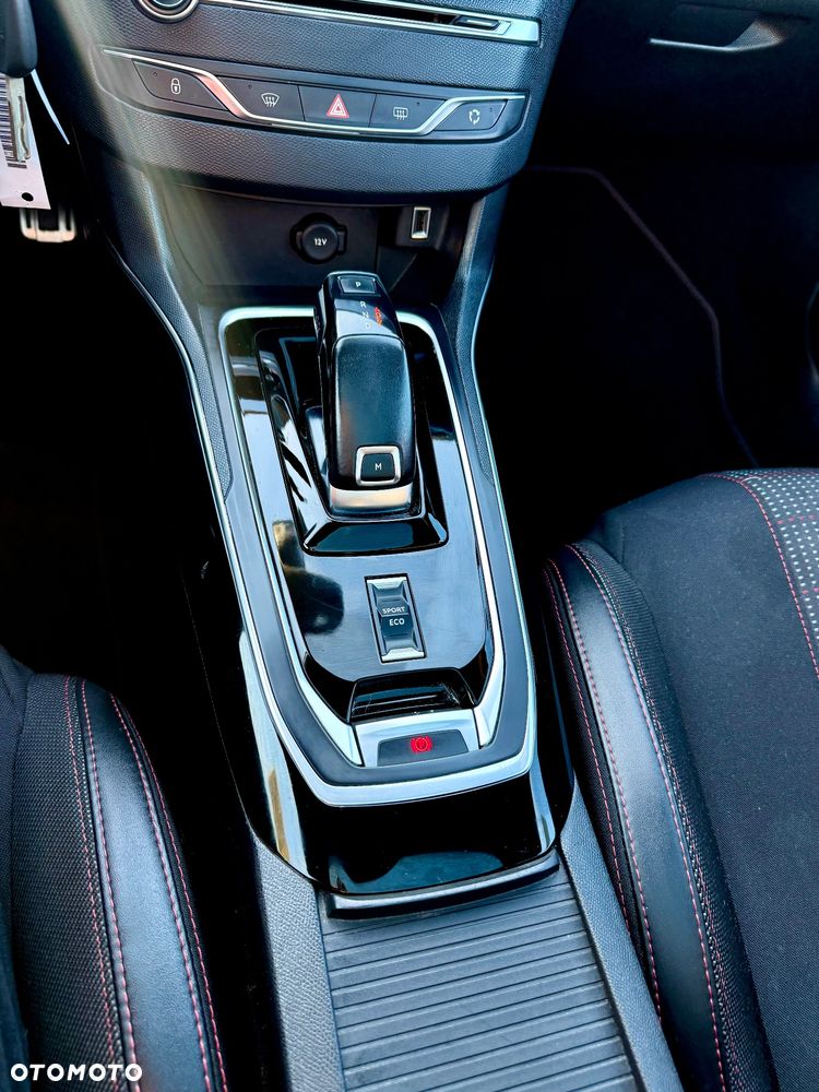 Peugeot 308 PureTech 130 GPF EAT8 Stop & Start GT - 17