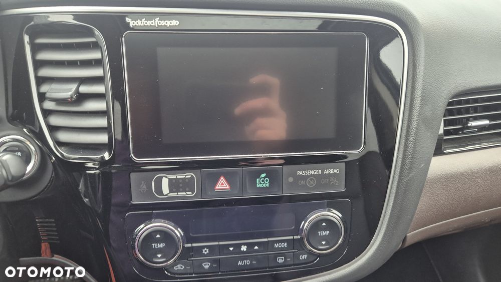 Mitsubishi Outlander 2.0 4WD Plus - 12