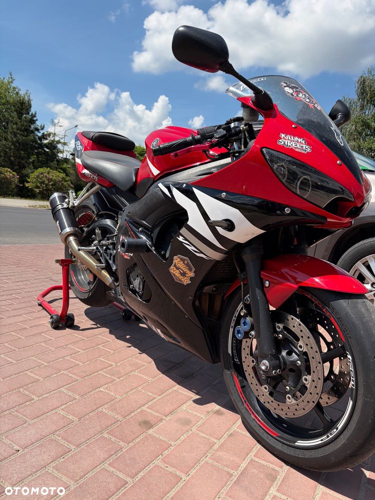 Yamaha R6 - 6