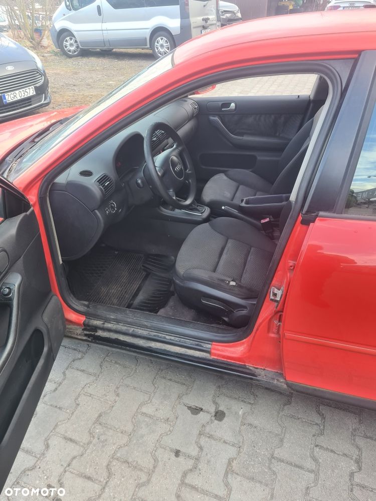 Audi A3 3-drzwiowe 1.6 Attraction - 8