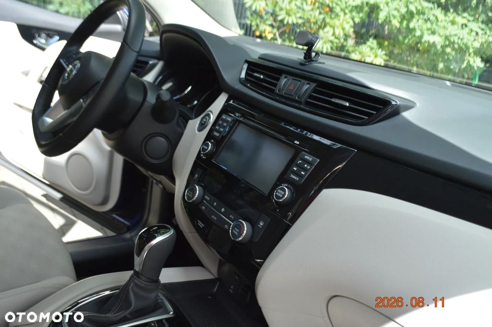 Nissan Rogue - 24