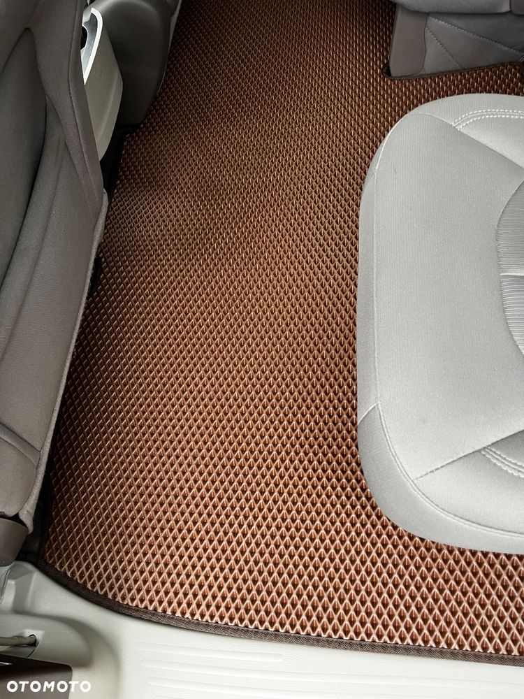 Chrysler Pacifica - 9