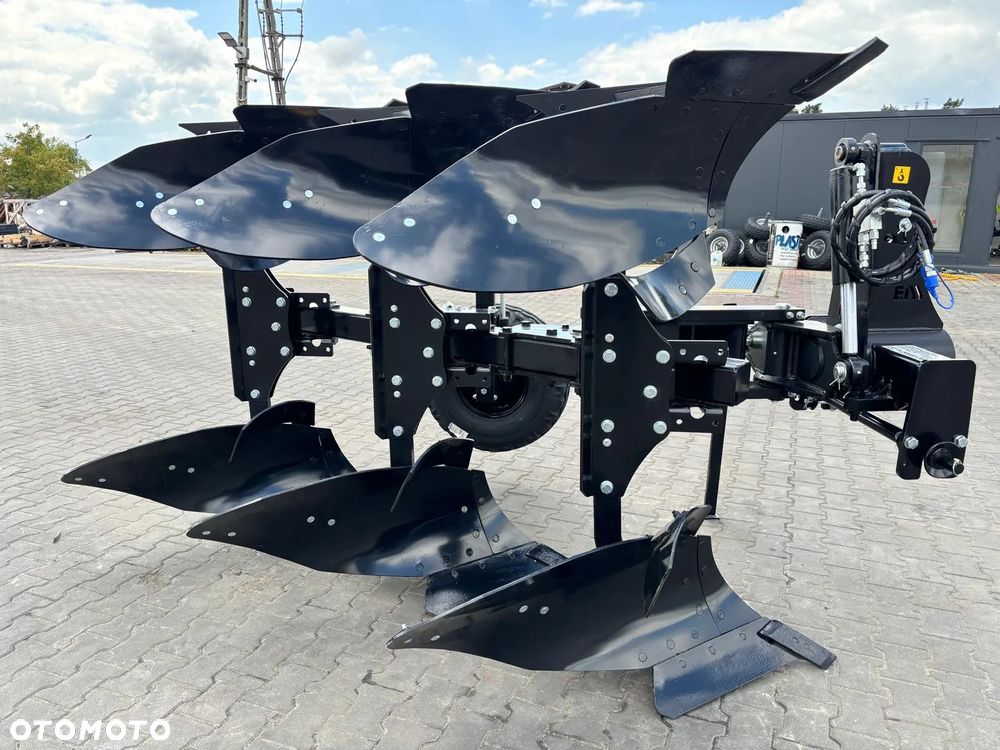 PŁUG OBROTOWY jednobelkowy ZABEZPIECZENIE ZRYWALNE/ kołkowe/ śrubowe odkładnice Kvernelanda 18" siłownik liniowania/kostka pamięci / krój - 6